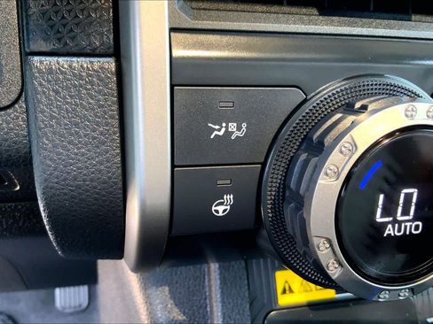 Used 2025 Toyota 4Runner Limited AWD/4WD image 33