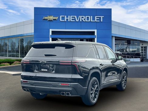 Used 2024 Chevrolet Traverse LS w/ Midnight/Sport Edition FWD image 3