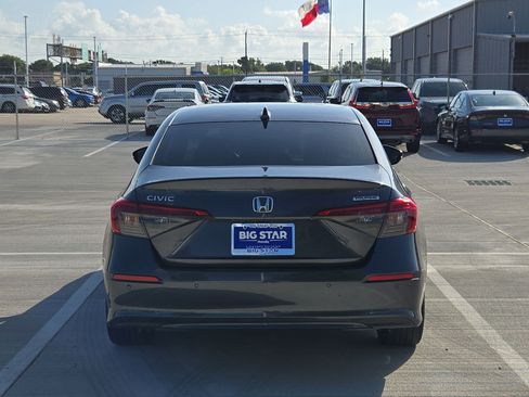 Used 2024 Honda Civic Touring image 5