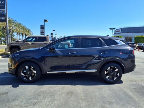 Used 2026 Kia Sportage LX FWD image 2