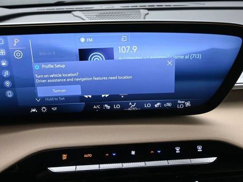 Used 2025 Buick Enclave Preferred FWD image 32