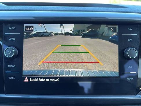 Used 2023 Volkswagen Taos SEL image 21