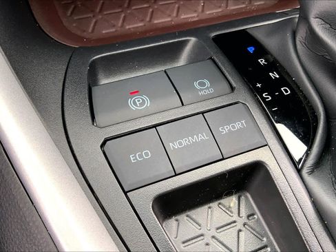 Used 2025 Toyota RAV4 Limited image 33