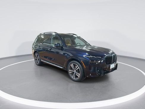 Certified 2024 BMW X7 xDrive40i w/ M Sport Package image 2