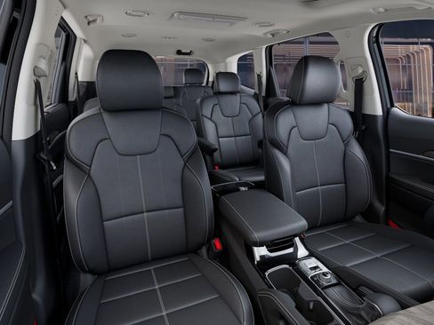 Certified 2024 Kia Telluride EX w/ EX Captain's Chair Package AWD/4WD image 15