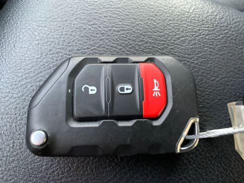 Used 2025 Jeep Wrangler Sport S image 22