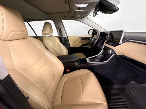 Certified 2025 Toyota RAV4 XLE Premium FWD image 41
