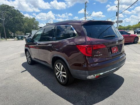 Used 2017 Honda Pilot Touring image 6