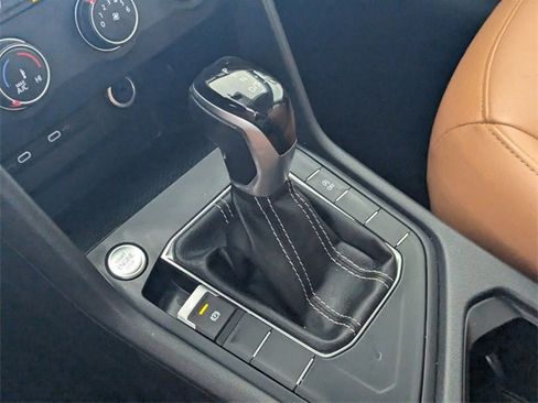 Used 2022 Volkswagen Taos SE image 24