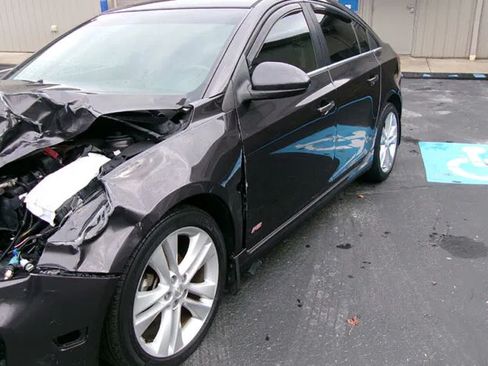 Used 2015 Chevrolet Cruze LTZ w/ Sun, Sound and Sport Package FWD image 2