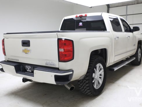Used 2015 Chevrolet Silverado 1500 High Country w/ High Country Premium Package AWD/4WD image 4