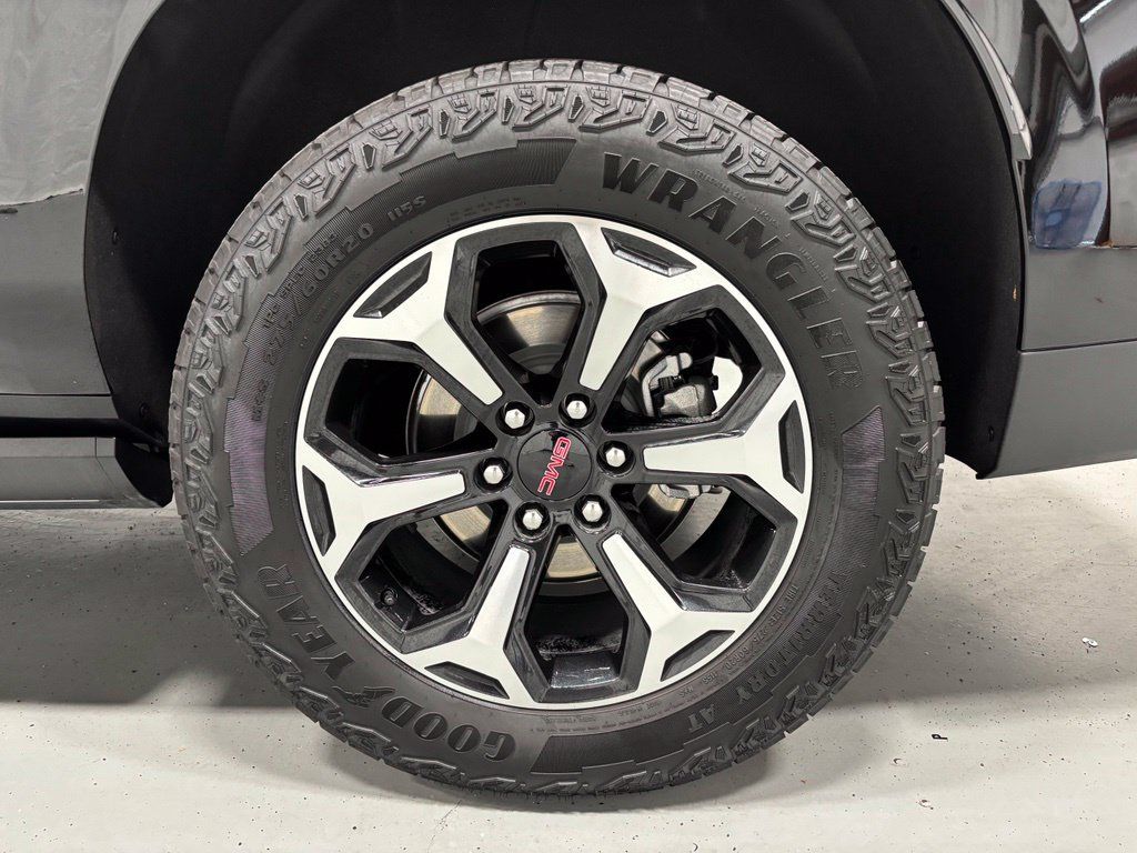 Used 2026 GMC Yukon XL AT4 w/ AT4 Premium Package AWD/4WD image 66