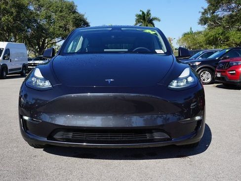 Used 2024 Tesla Model Y Long Range image 9