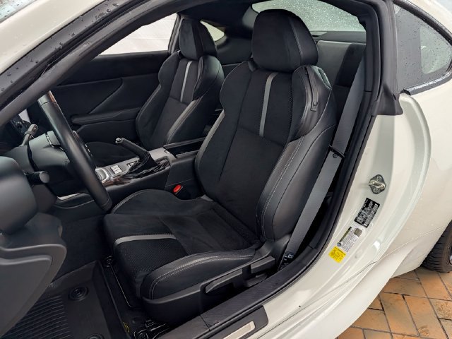 Used 2025 Toyota GR86 Premium w/ Performance Package RWD image 11