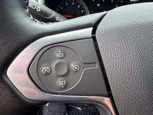 Used 2021 Chevrolet Traverse LT FWD image 7