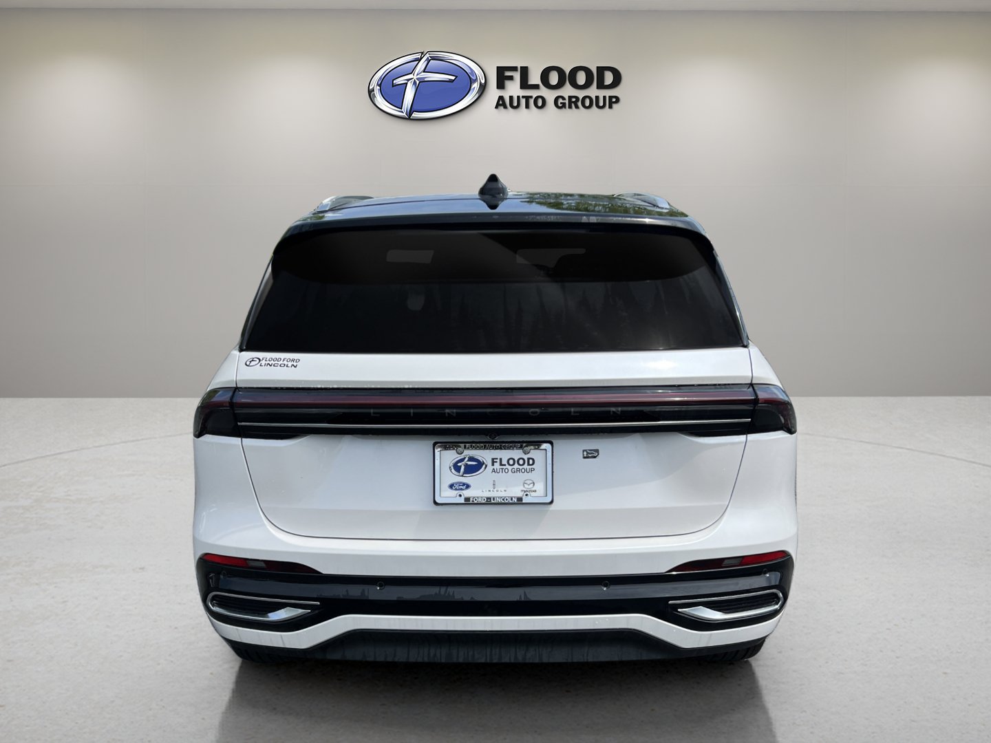 Used 2025 Lincoln Nautilus Reserve AWD/4WD image 4