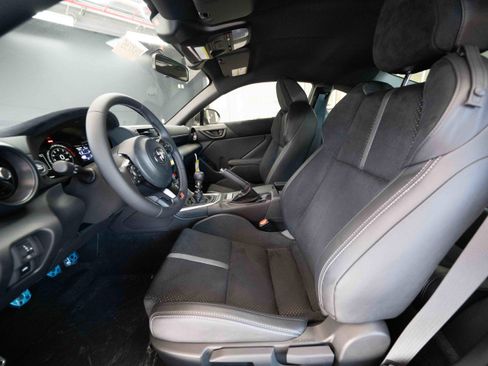 New 2025 Toyota GR86 Premium w/ GR Wheel Package (TMS image 9