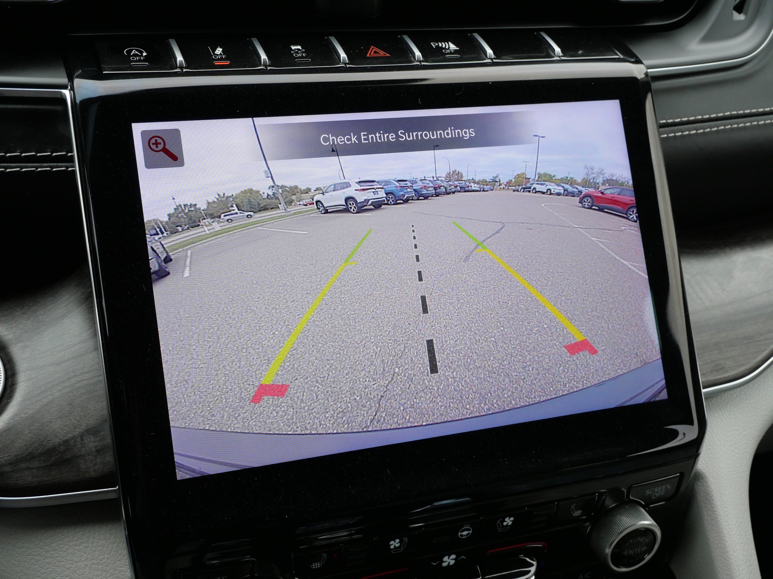 Used 2022 Jeep Grand Cherokee Overland w/ Luxury Tech Group IV AWD/4WD image 30