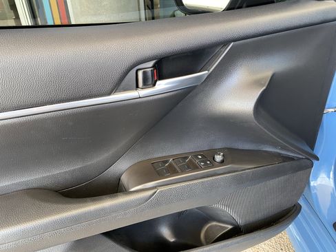 Used 2023 Toyota Camry SE image 11