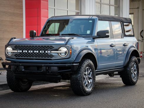 Used 2024 Ford Bronco Badlands image 7