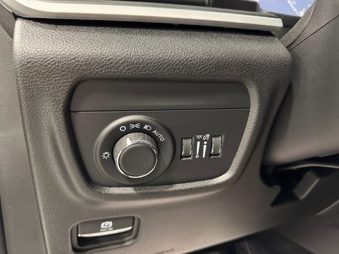 New 2025 Jeep Grand Cherokee L Altitude image 30