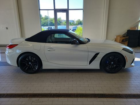 Used 2024 BMW Z4 M40i w/ Premium Package RWD image 4