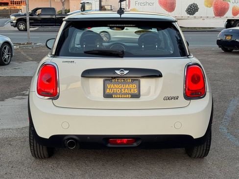 Used 2018 MINI Cooper 2-Door Hardtop FWD image 38