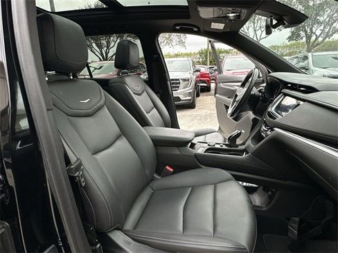 Certified 2023 Cadillac XT6 Luxury image 32