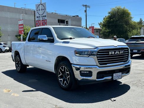 Used 2025 RAM 1500 Laramie AWD/4WD image 10