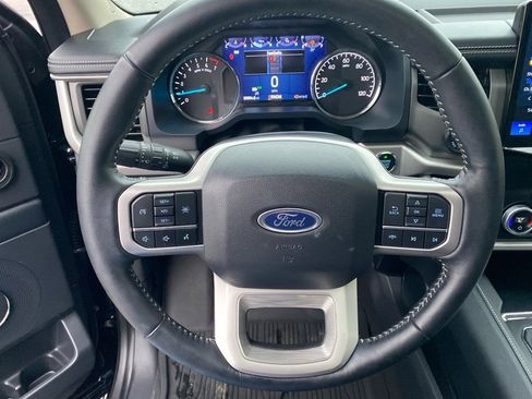 Used 2024 Ford Expedition XLT image 10
