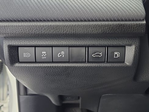 Used 2025 Toyota Camry SE w/ Convenience Package FWD image 20