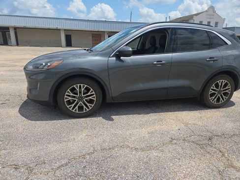 Used 2022 Ford Escape SEL w/ Technology Package FWD image 4