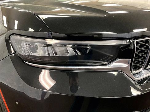 Used 2023 Jeep Grand Cherokee Limited image 27