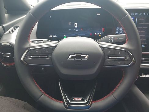 Used 2025 Chevrolet Equinox EV RS image 18