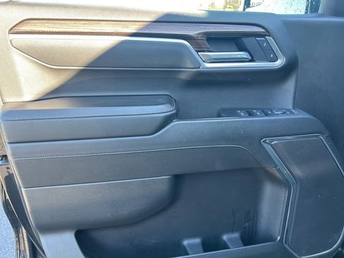 Used 2025 Chevrolet Silverado 1500 LT image 14