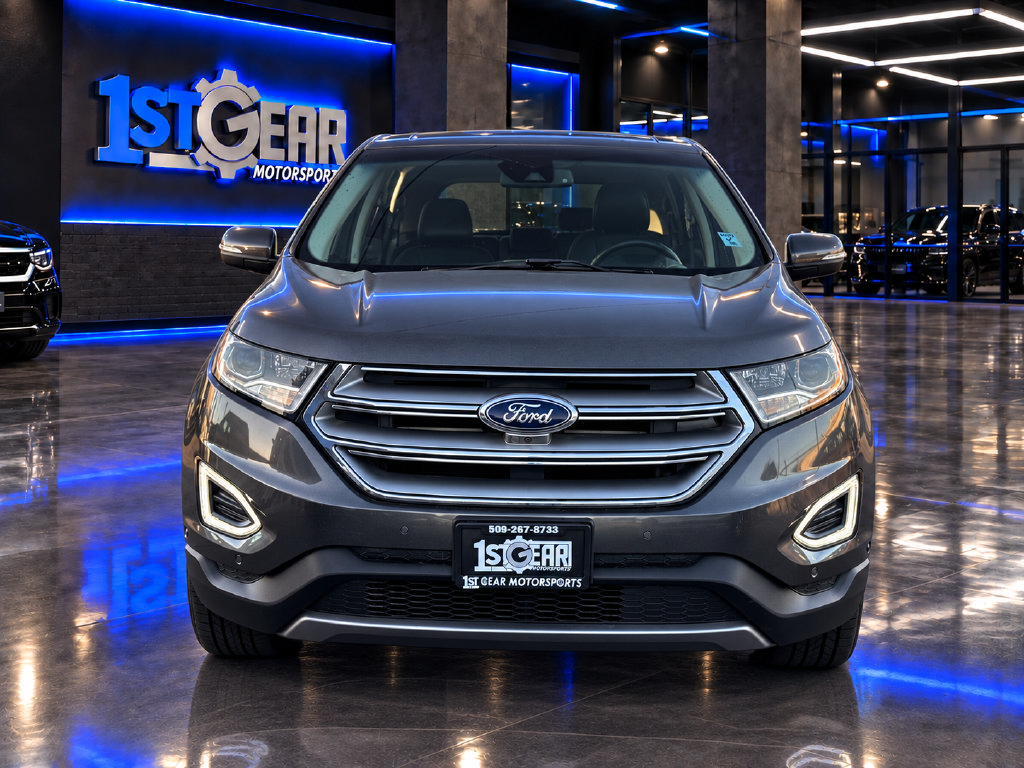 Used 2018 Ford Edge Titanium w/ Equipment Group 302A AWD/4WD image 3