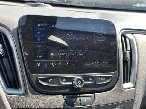 Used 2022 Chevrolet Malibu LT image 28