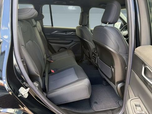 New 2026 Jeep Grand Cherokee Laredo RWD image 28
