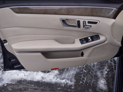 Used 2016 Mercedes-Benz E 350 Sedan image 8