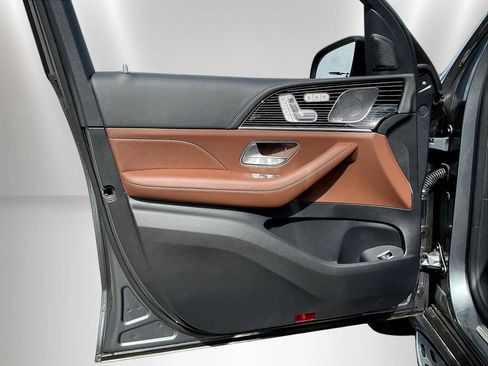 Certified 2025 Mercedes-Benz GLS 580 4MATIC image 22