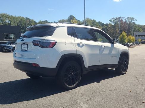 New 2026 Jeep Compass Latitude image 3