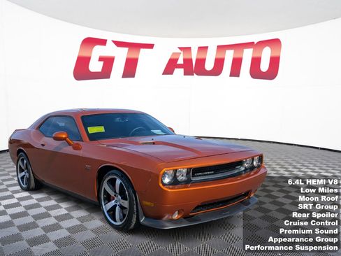Used 2011 Dodge Challenger SRT8 RWD image 1