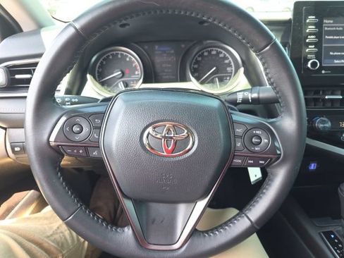 Used 2022 Toyota Camry SE FWD image 13