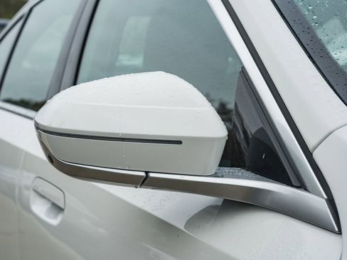 Used 2025 BMW 530i xDrive w/ Premium Package image 13