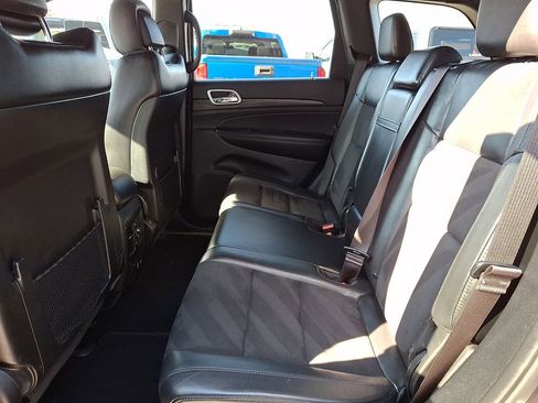 Used 2020 Jeep Grand Cherokee Altitude image 12