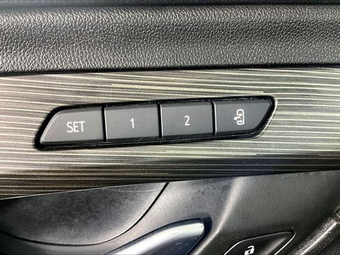 Used 2024 GMC Terrain SLT FWD image 34