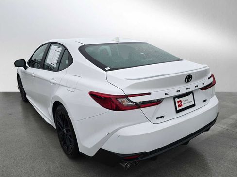 Certified 2025 Toyota Camry SE image 5