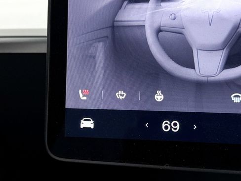 Used 2024 Tesla Model Y Long Range AWD/4WD image 27