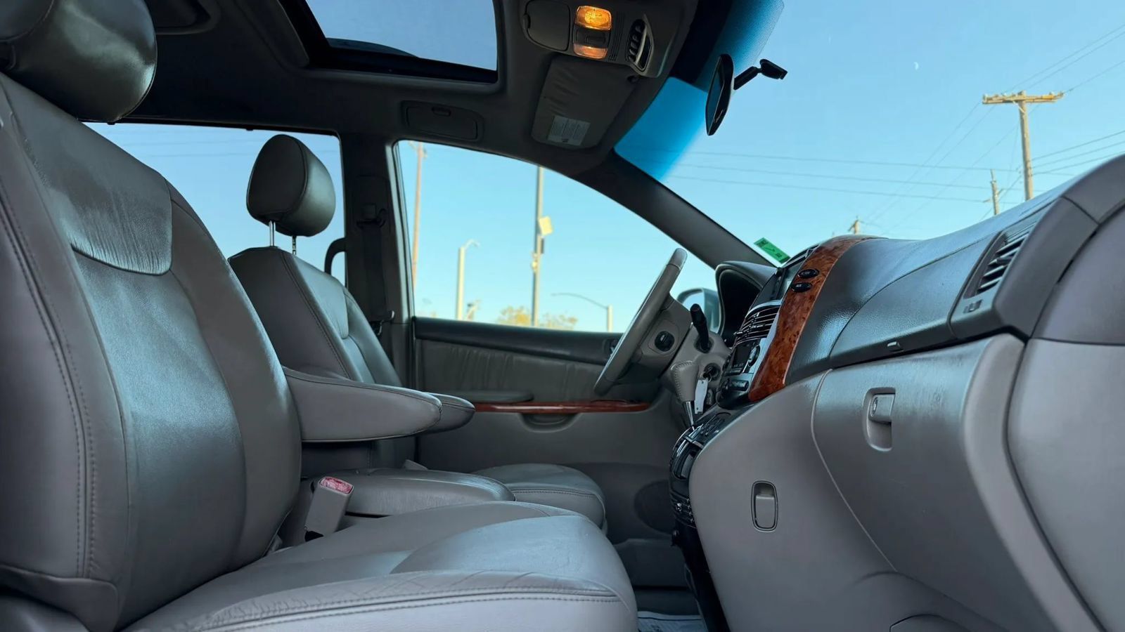 Used 2008 Toyota Sienna XLE w/ Towing Prep Pkg FWD image 14
