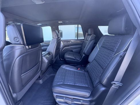 Used 2024 Cadillac Escalade Sport Platinum w/ LPO, ONYX Package image 14